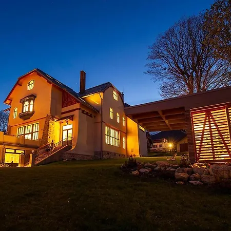 Lavina Aparthotel 4*