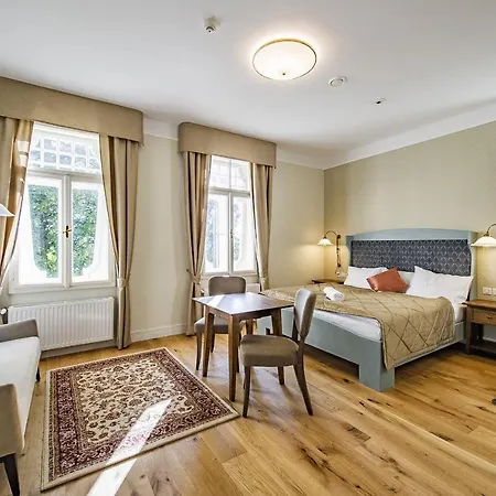 Lejlighedshotel Lavina *