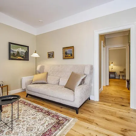 Aparthotel Lavina 4*